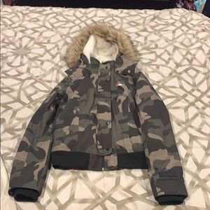 Hollister puff jacket